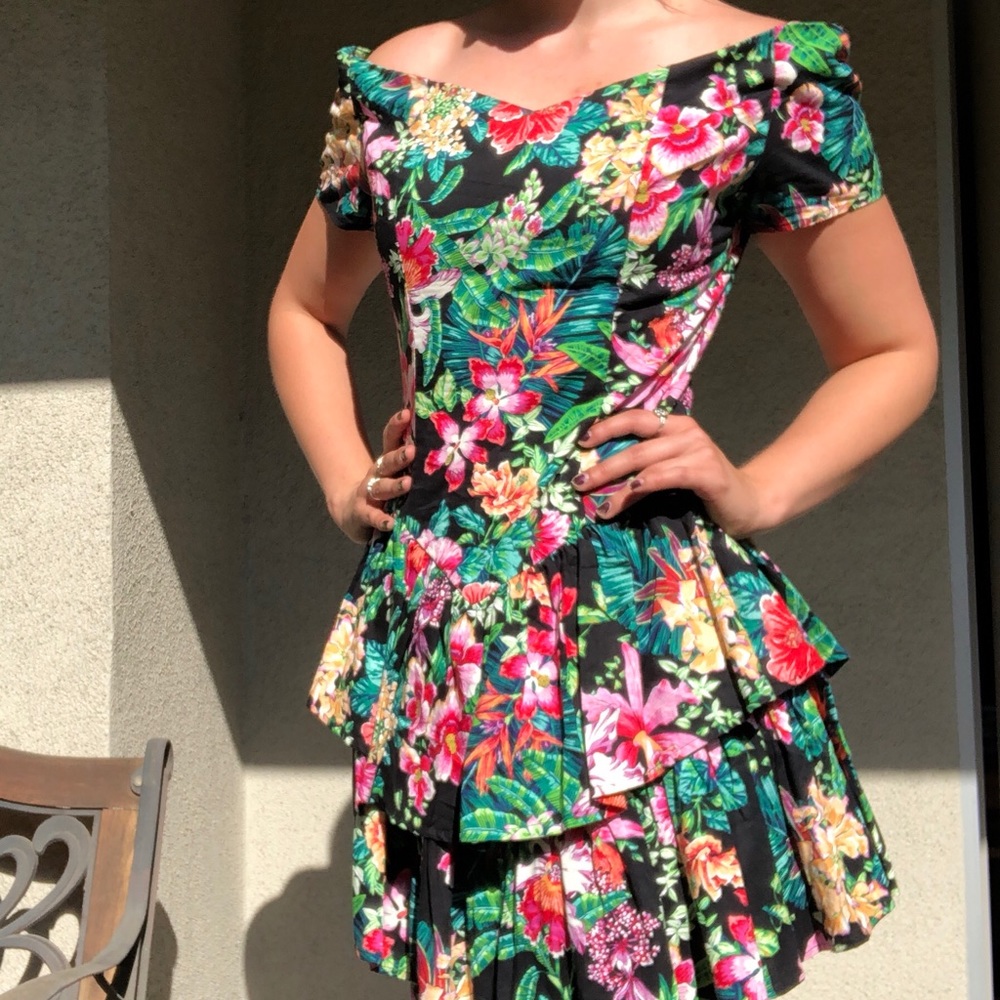 Vintage 1980s tropical dream!